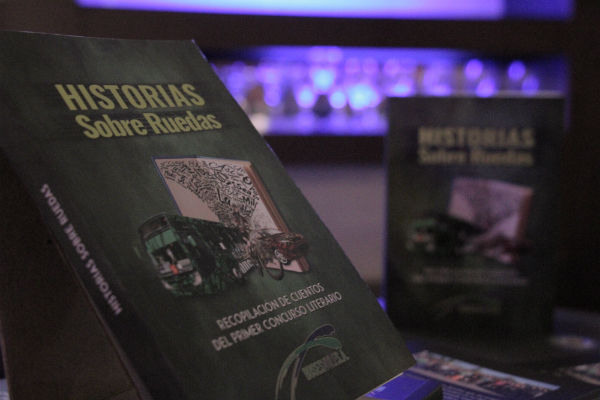 Portada del libro que recopila cuentos ganadores del concurso literario de 2016